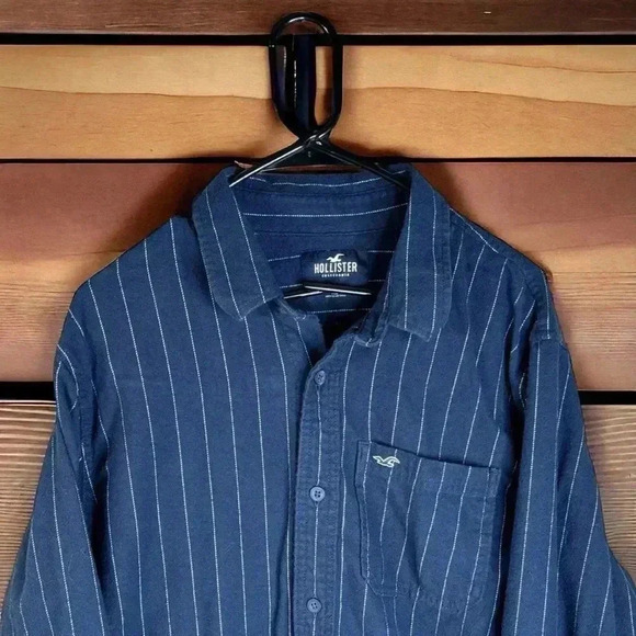 Hollister Men's XL Blue Stripe Button Up Collared Long Sleeve Logo Shirt. - Picture 1 of 4